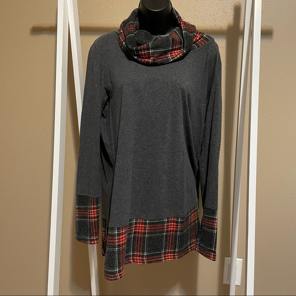 Size XL cowl neck sweater with plaid detail